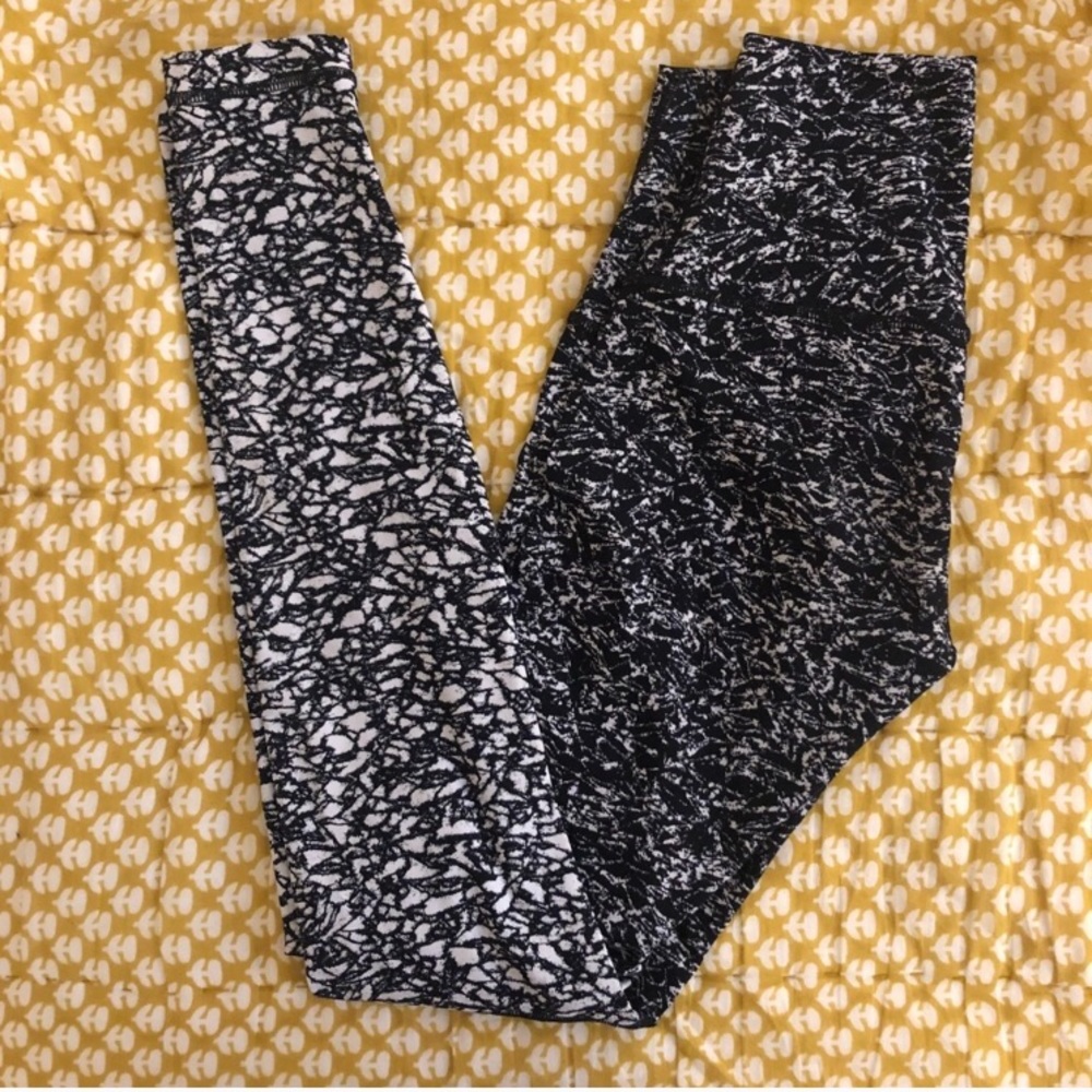 Lululemon Wunder-Under Pant (Hi-Rise)